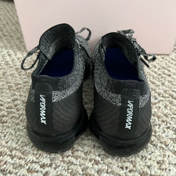 Nike Vapormax Flyknit Black and Gray Sneakers - Picture 4 of 6